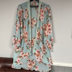 BOG COLLECTIVE Kimono / Cover Up /  Robe sheer light sea foam Floral, Medium